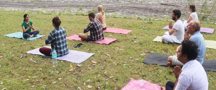 weekend yoga retreat in rishikesh